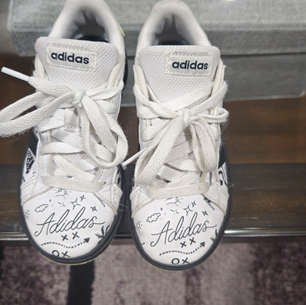 adidas Grand Court 2.0 Kids Tennis Shoes with Drawings Little Boys Size 11